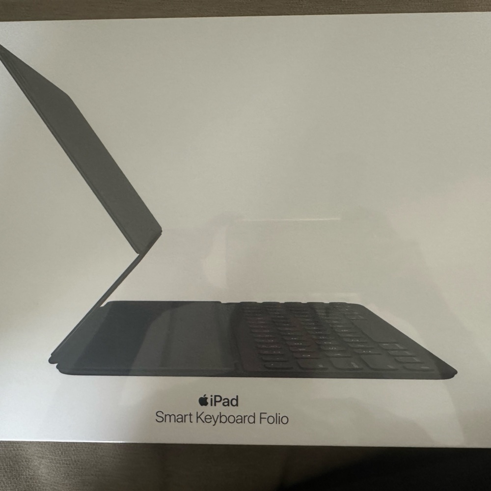 NIB NEW Apple iPad Smart Keyboard Folio 12.9, 3rd-6th generation